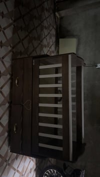 سرير اطفال • جديدة • عيب بسيط