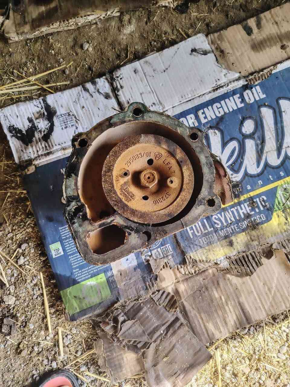 غراض محرك سكانيا ١١١ للبيع  كيس دهن +اويل بم +دكشن + واتر بم ومروحه اللاستفسار ***********
