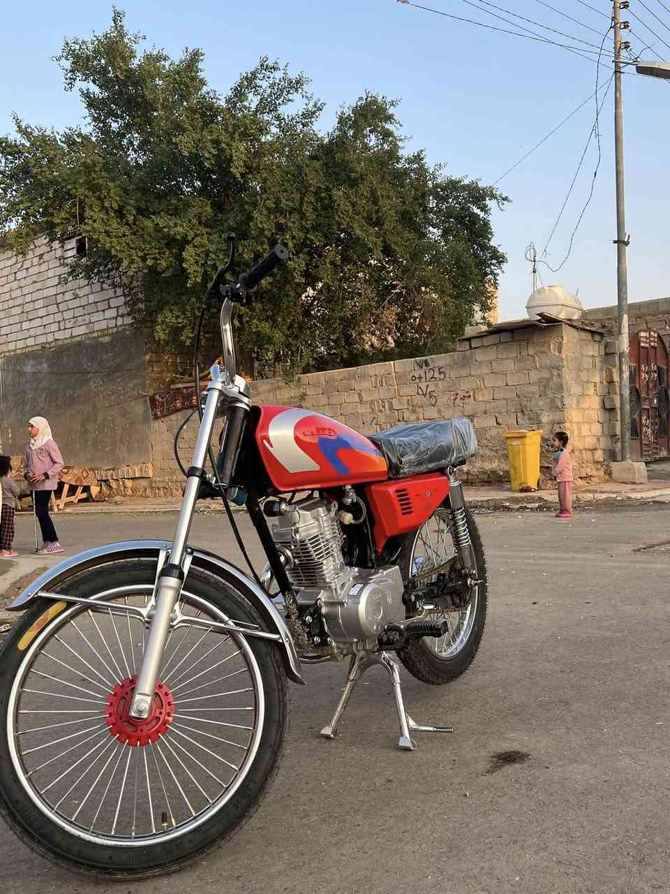 اسلام عليكم دراجه اربعه كير تعمير ألفين وخمسه وعشرين شهر12  الدراجه أوراق سكنر  محرك نامه سلامجته اصلي الدراجه ما مايشه غراض كلهن احمد شهاب بس الشراي يتصل السعر800وبيه مجال حك الجيه المكان حي العامل سوك الأخير ***********
