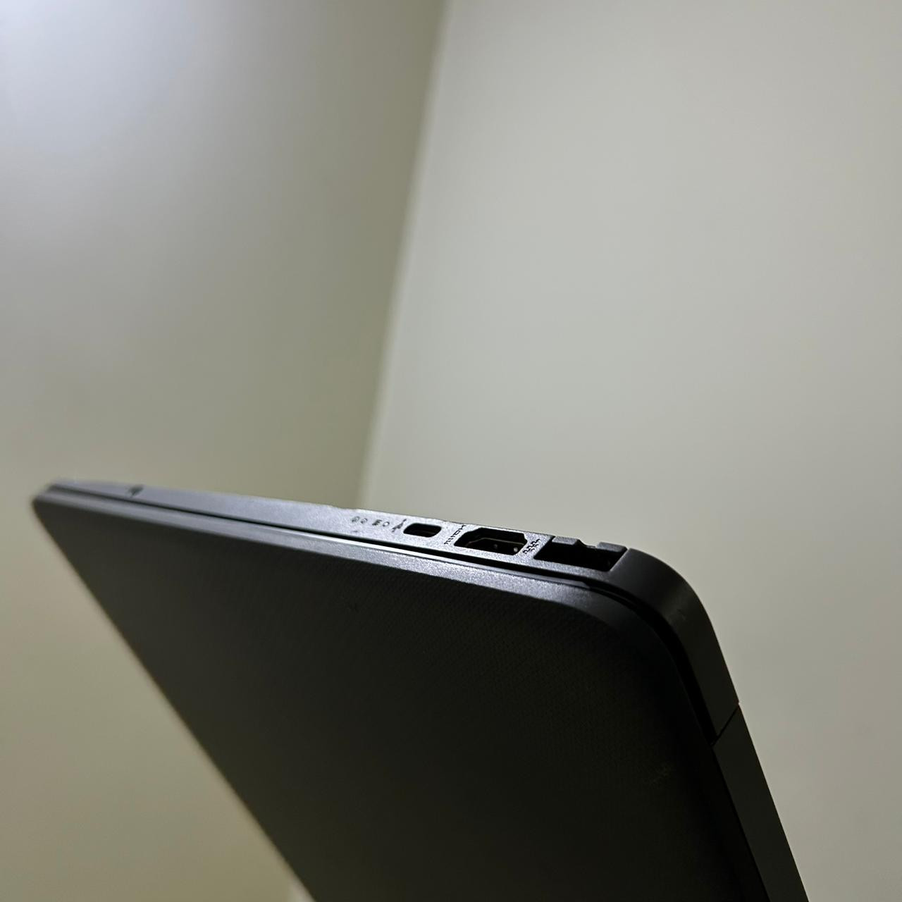 لابتوب سلم حديث وسريع جداً .. يشغلك البرامج والتطبيقات بثواني 🖤

لابتوب HP ( الجيل الحادي عشر ) مع #سيت_هدايا 🥳

معالج Intel Core I3 - 11TH - G4 -  3.00 GHz

الرام 8 كيكا / DDR4 

الهارد 256 / SSD 

كارت الشاشة Intel UHD Graphics بحجم 4 كيكا (نوع الترا أتش دي UHD .. أقوى وأحدث من HD)

شاشة 15.6 انج دقة FHD (ضد التوهج و الإنعكاس)

#السعر 315 ألف مع #سيت_هدايا (حقيبة + ماوس + ماوس باد + هدفون + ستاند تلفون)

#ملاحظة: ضمان إسبوع إستبدال فوري + اللابتوب يوصلك منصب عليه الأوفيس و برامج مونتاج و هندسة، بالإضافة لبرامج الكيم لوب الخاص بالألعاب + يوصلك مع الهدايا مغلف داخل بوكس بكل عنايه وأناقة 🎁

بغداد شارع فلسطين (توصيل #مجاني بكل العراق)

*********** (موجود واتساب)

#ملاحظة: اللابتوب أخو الجديد، تفحصه يم المندوب، وإذا شفت بي أي عيب أو أي مشكلة، لا تستمله، وما تدفع دينار واحد.
