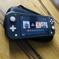 ، نينتيندو سويتش لايت مهكر للبيع مرحبا شباب نينتيندو لايت مهكر قطعه نض...