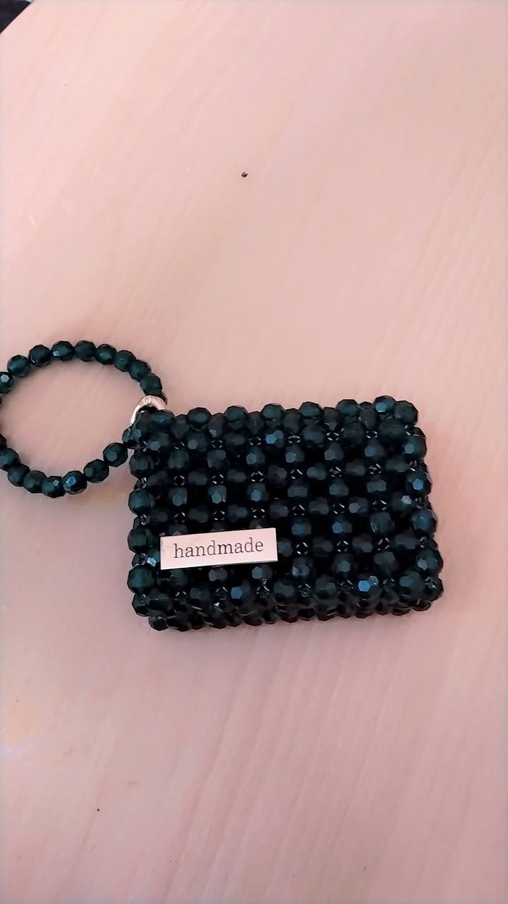 كاردهولدر 
٢في ١ لحمل بطاقات كي كرد ونقود 
يوجد توصيل لجميع محافظات العراق ٥ وداخل هيت


**إذا كنت صاحب هذا الإعلان وتريد حذفه لأي سبب، رجاءا أرسل رسالة إلى الدعم الفني**