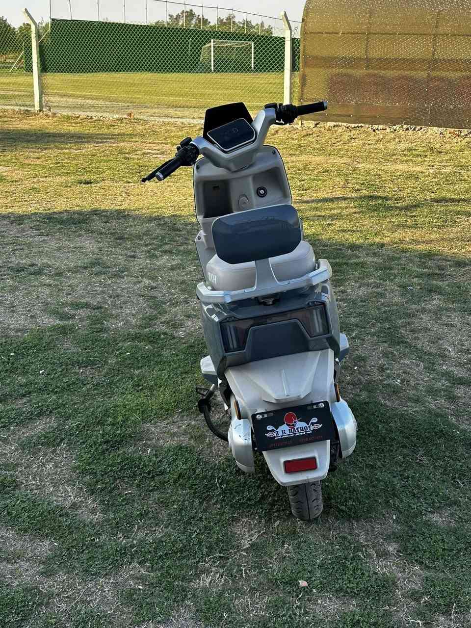 السلام عليكم
كراون ملكة استخدام شهرين
سرعتها حقيقي 75
3 سرعات ودبل اشارة
بطاريات 6 مسطرة عالفحص
دراجة جديدة كلش
ومشيها حلو وطستها ناعمة
رايدها ب900 الف مكاني بغداد الطوبجي
رقمي ***********
