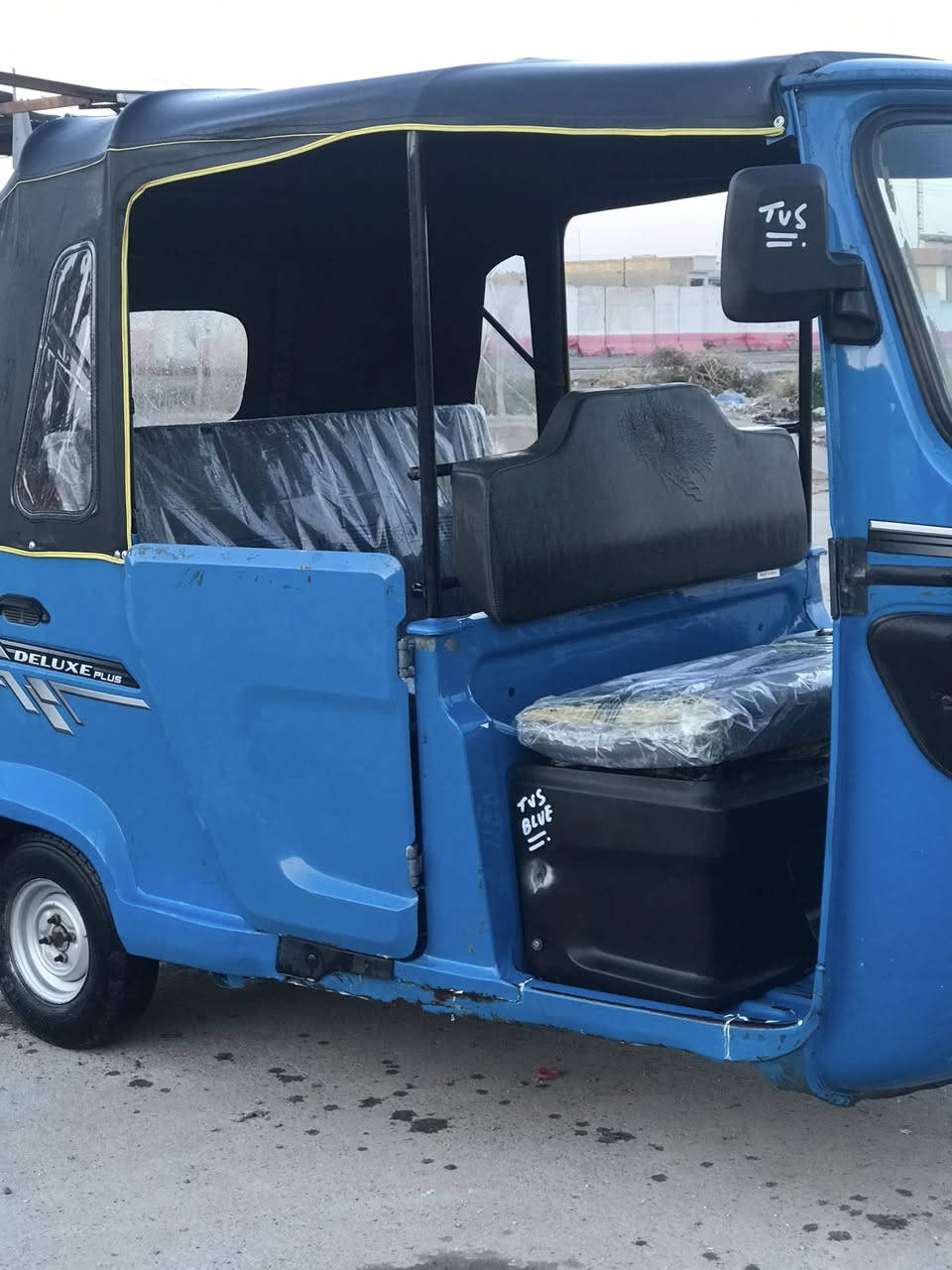 سلام عليكم
تيفي اس رقم بغداد 
مكينه مكفوله
كشر مكفول ما عده طخه ع كد جف بلغد ليمنه 
ما نقصه برغي كلشي جديد بيه 
محوره صوت ودبل تخم تاير جديد 
مكاني بغداد محموديه اي ستفسار 
***********
