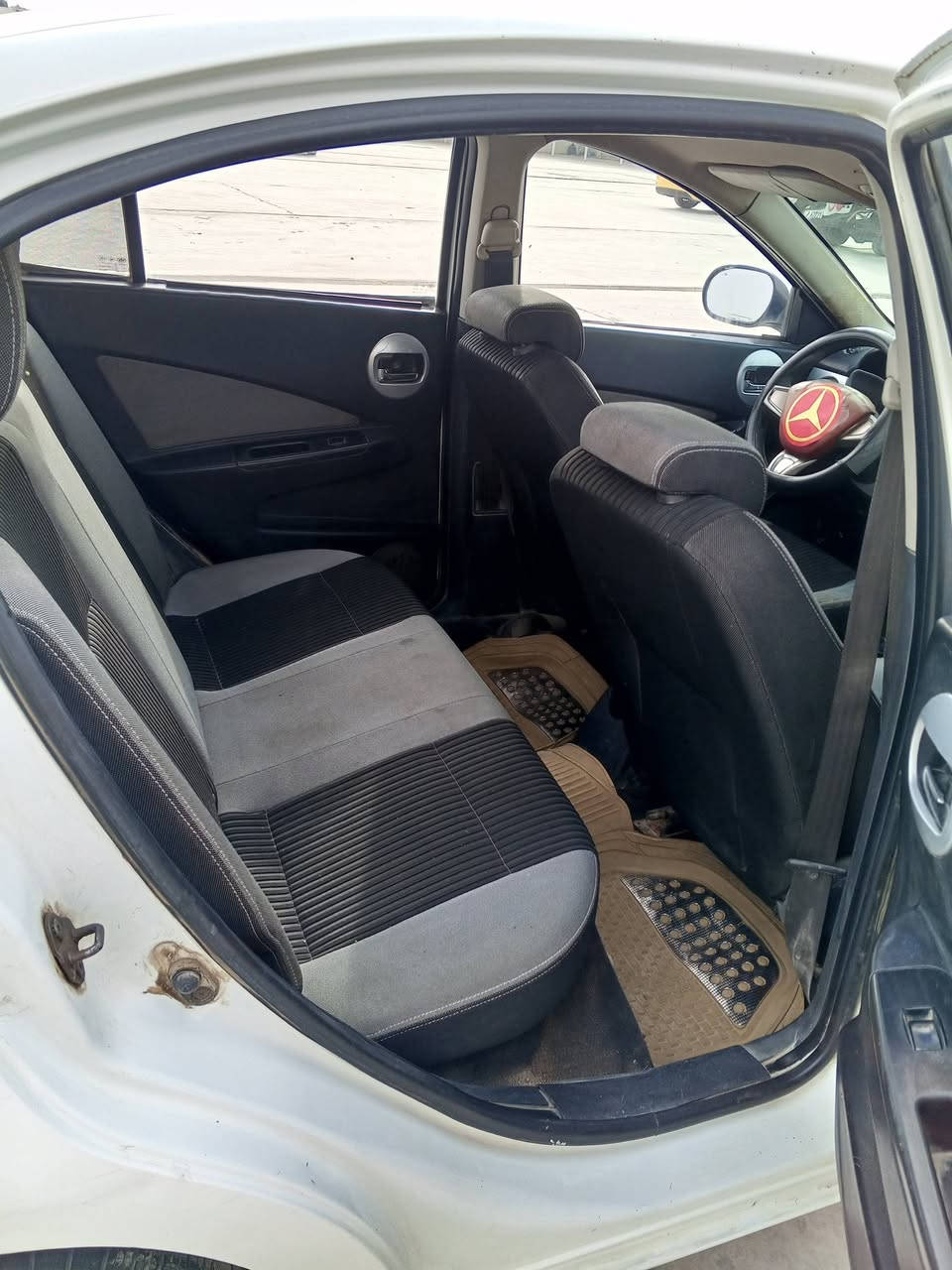 من رخصت الادمن سياره فاو أولي موديل 2015  رقم واسط كير مكينه مكفوله حداديه تخم تاير  مكينه كورله صبغ بنيد وشبر جاملغ الخلفي السعر ( 42 $ ) وبيها مجال للتواصل ***********
