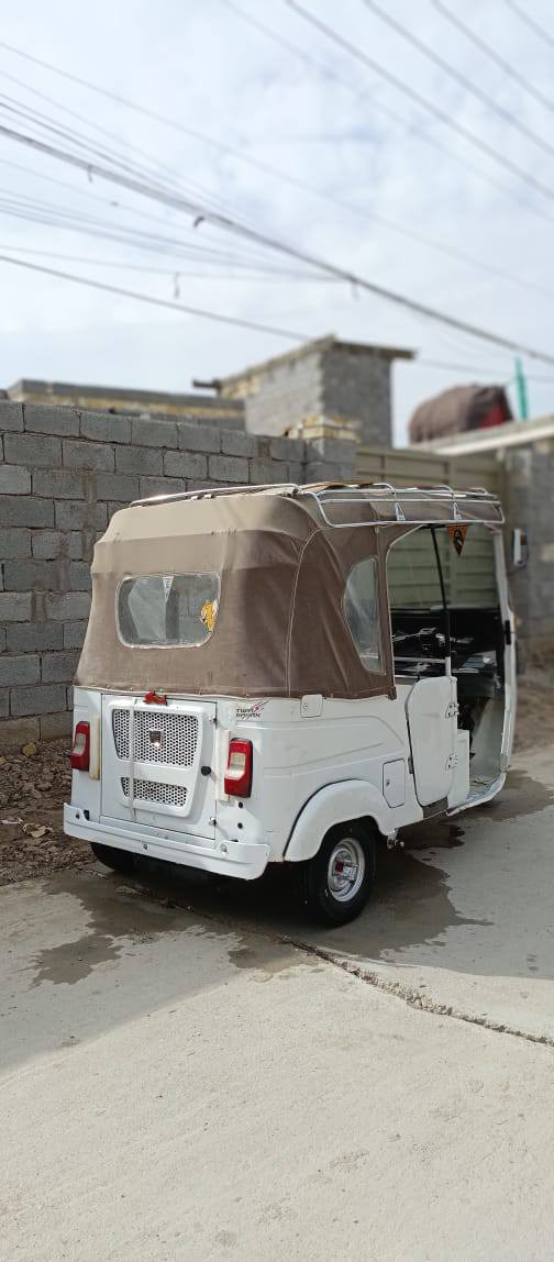 سلام عليكم تكتك للبيع مديل 22 رقم
ذي قار تحويل ثاني يوم تكتك خير من الله شراي خابرني وتدلل ***********
