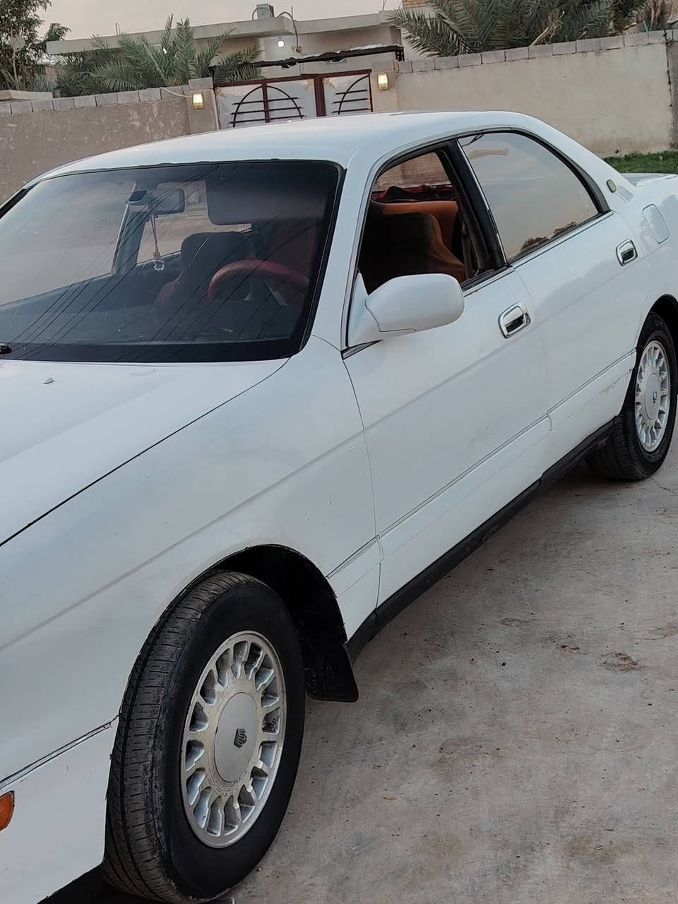 سياره بطه البيع موديل 92  الون ابيض مكفواله كفاله عامه رقم واسط كير ومحرك كفاله طخم  تاير  جديد سنويه جديده   مكاني واسط  السعر( 57)  ***********
