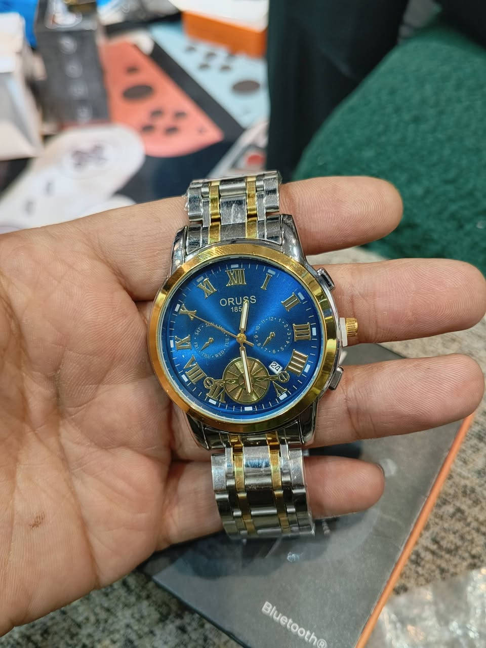 ساعة بهذا الجمال نوع ORUSS
ب 18 الف 
توصيل بغداد 5
محافظات 6
***********
