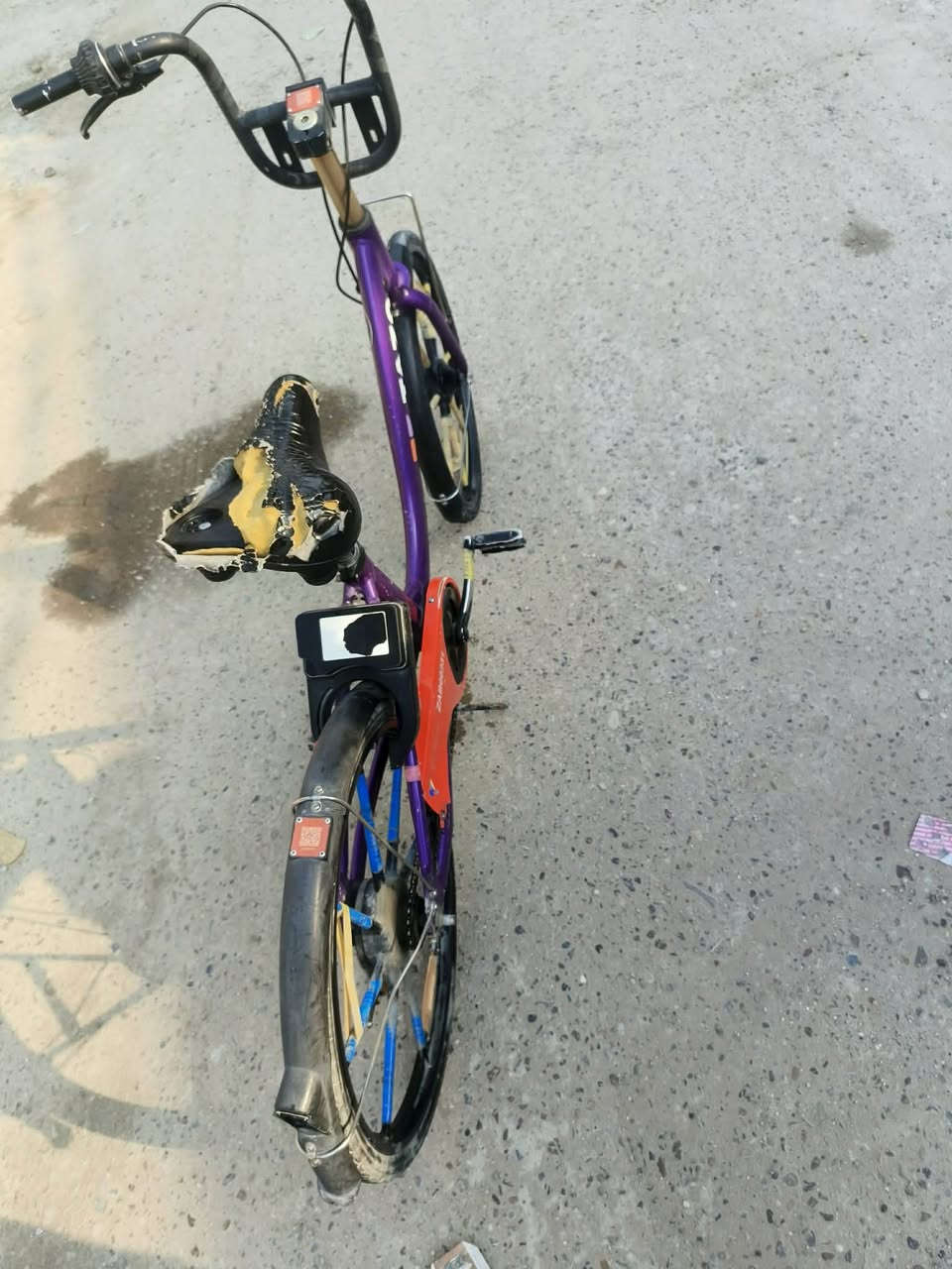 بايسكل اصلي كوري ابي مال شركة توصية خاصة البايسكل ما مبدل بي شي ابد ولا داخل مصلح مع كشن هدية+السلة مالتة موجودة البايسكل نظيف جداً السعر 55الف وبي مجال للاستفسار مراسلتي او الاتصال على الرقم /***********
