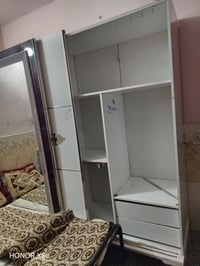 غرفه نوم • للبيع • بها مجال