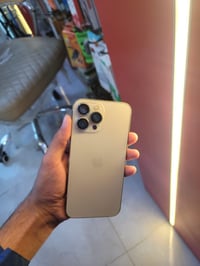 ايفون 13 برو ماكس  ذاكرة 256  بطارية 95  نموذج M  نضافة مليار  شخط ماب...