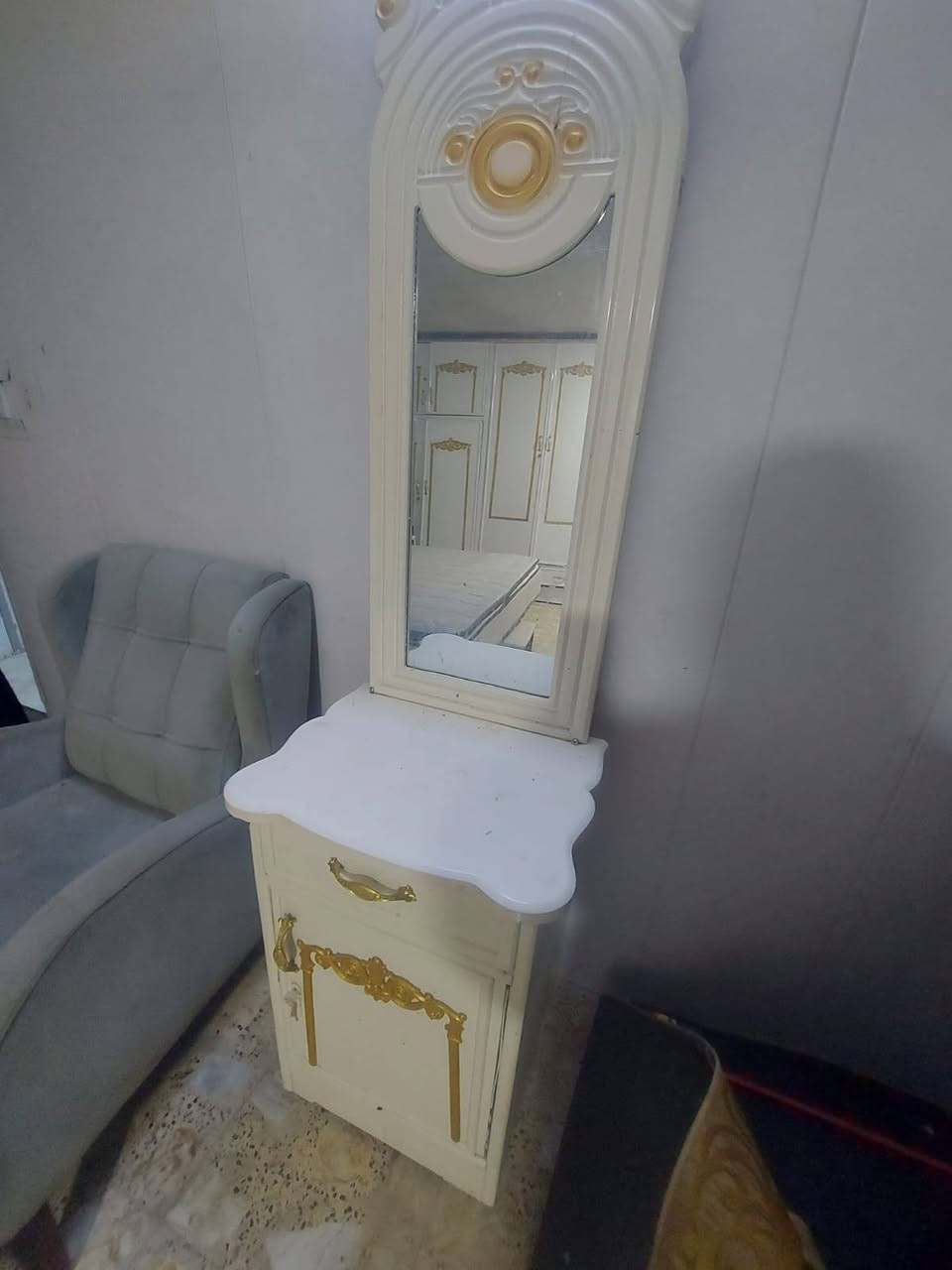 للبيع السعر 250 كنتور 6 ابواب وجربايه عنوان بغداد ساحه الحمزه


**إذا كنت صاحب هذا الإعلان وتريد حذفه لأي سبب، رجاءا أرسل رسالة إلى الدعم الفني**