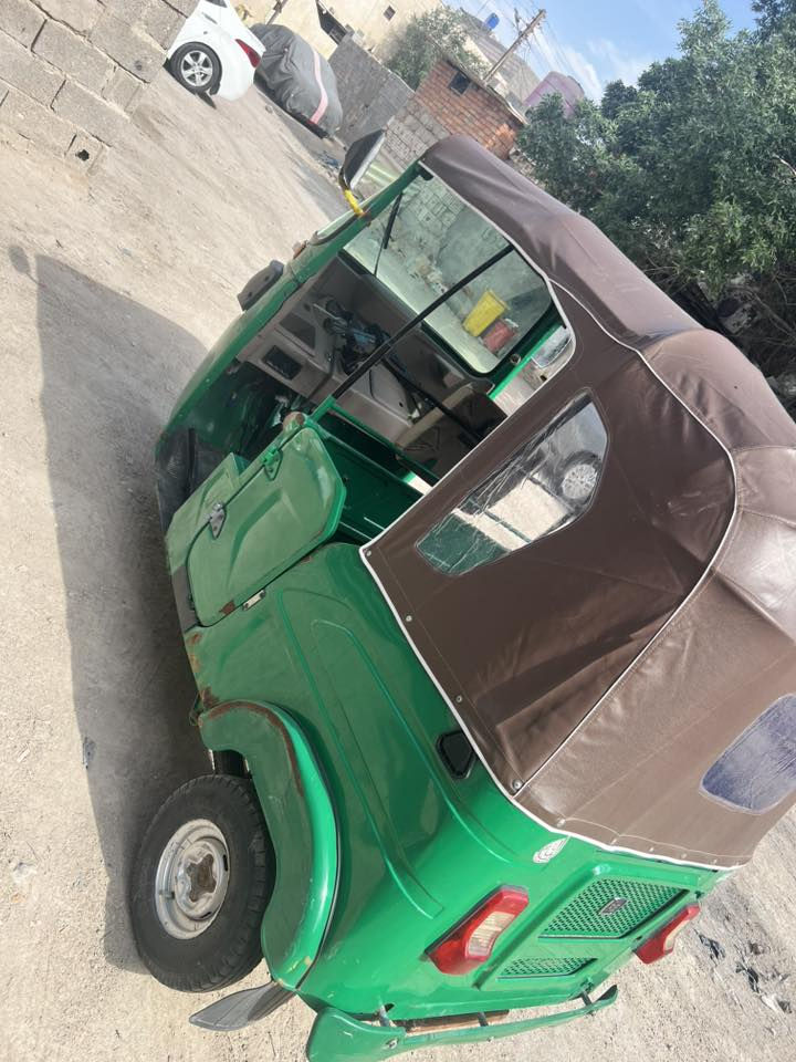 تكتك باجاج ٢٢ سحب تكتك بس ولفات مبدل بيهه خير من الله گبل لشارع سعرهه ٤وبيهه مجال بسيط ***********
