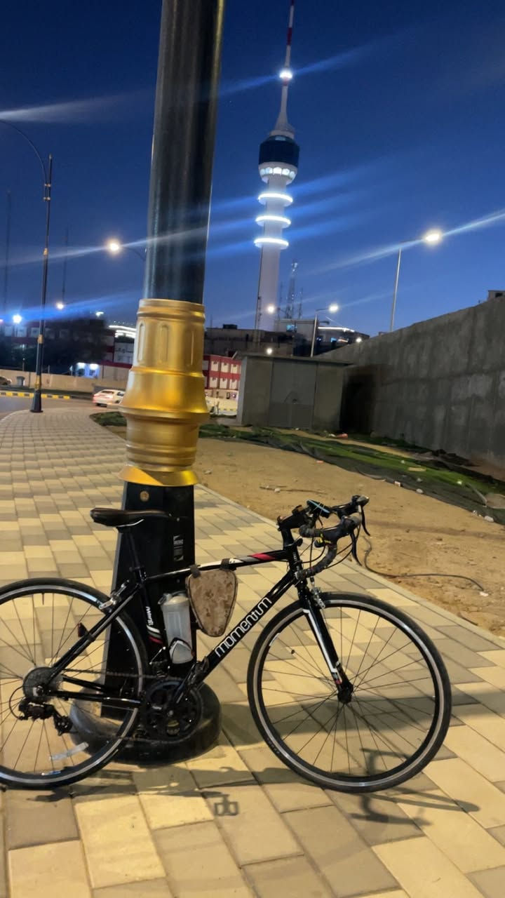 🚴 للبيع دراجة رود Momentum التابعة لشركة Giant بحالة ممتازة 🚴

✅ الماركة: Momentum من شركة Giant
✅ قياس العجلات: 28 إنج
✅ نظام الغيارات: Shimano Tourney 3×7 (21 سرعة)
✅ فريم خفيف ومتين
✅ الغيارات والمكابح تعمل بكفاءة عالية
✅ الدراجة نظيفة جداً وجاهزة للاستخدام مباشرة
✅ مناسبة للتمرين، السرعات، والمشاوير الطويلة
الدراجة جدا نضيفة 

💰 السعر: 300  وقابل للتفاوض للزبون الجاد (بيها مجال).

للاستفسار أو المعاينة راسلني على واتساب ***********
