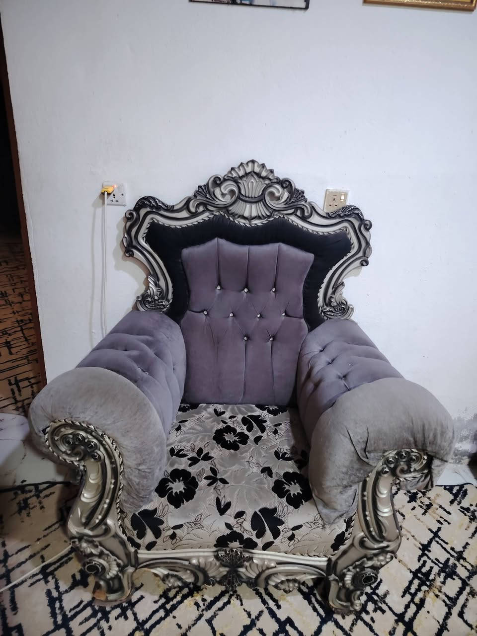 تخم للبيع السعر 400وبي مجال ***********
