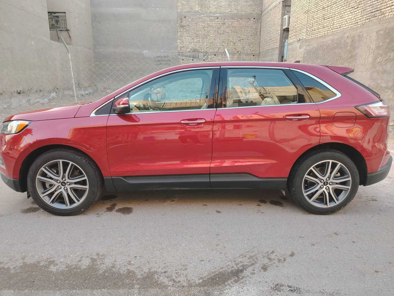 السلام عليكم..
فورد أيدج 2024
تيتانيوم فوول بدون فتحه
رقم اربيل
ماشيه 18
داخل لونين
محرك 2.0 تيربو
2 بصمه تشغيل وابواب
رادار امامي وجانبي وخلفي.
كاميرا امامي وخلفي
تحديد مسار
قيادة ذاتية
كشنات كهرباء تدفئه وتبريد
تدفئه استيرن
شاشه كبيره تيسلا..
 صندوق كهرباء ع بصمه
اوتو بارك
اوتو استوب
حادثه قبق جنطه فقط..
ايرباكات سليمه كلها..
وبعد بيها هواي مواصفات
***********
