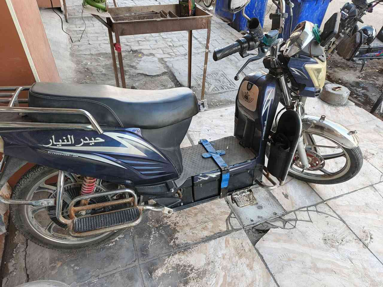 ماطور شحن كشر نضيف للبيع
بطاريات بيها مجال بس ضعيف السعر 300 اتصال ***********
