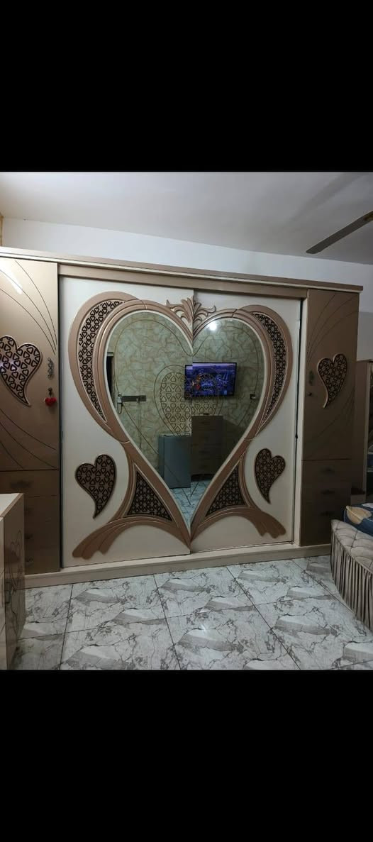 غرفة تركية للبيع نظيفة العنوان الحسينية مال راجدية التواصل واتساب ***********
