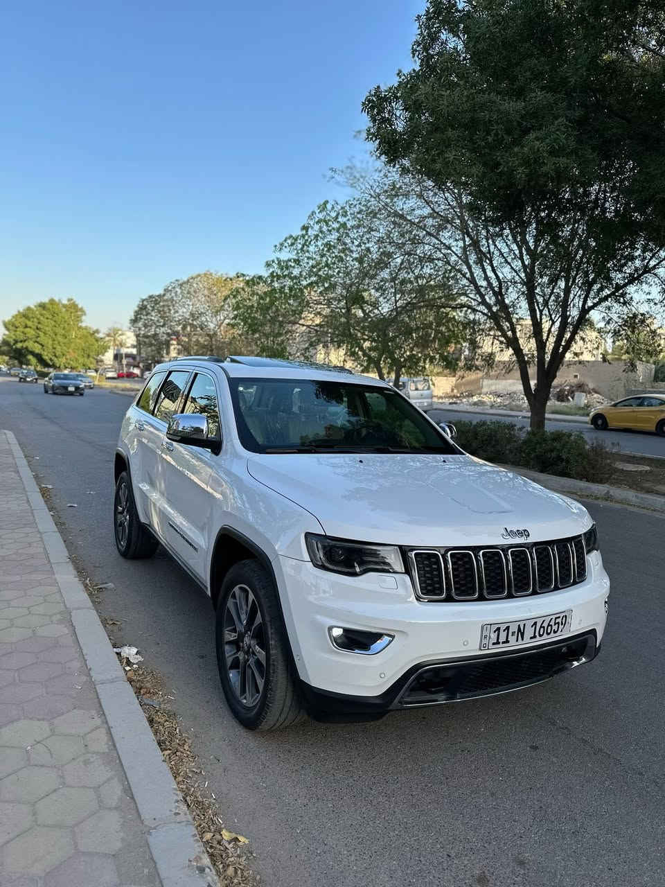 السلام عليكم
عندي جيب لمتدد بلاص فول مواصفات خليجية ١٨ بأسمي فحص وهزه ورقم جدد بغداد تخم تاير جديد دنلوب محرك ٣٦٠٠ والكير ثمان نمرمكفولات والسيارة كلها مكفوله عدا البارد باب السكن فقط ثلاث شاشات فور درايف كشنات كهرباء خزن ميموري الأتصال 
***********
*********** 
اخوان العراقنا بيه واتس اب
