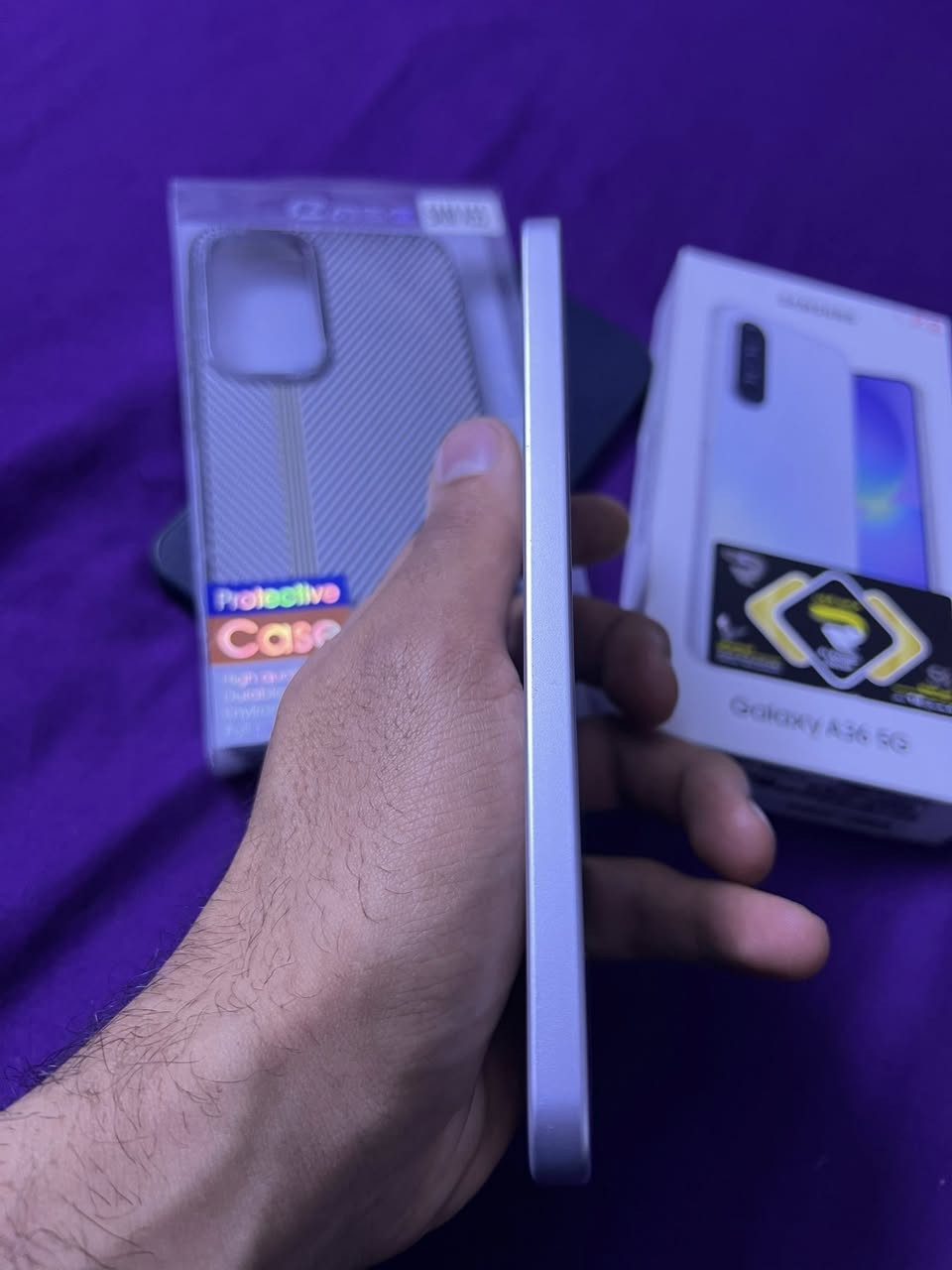 كلكسي A36 جهاز جديد شخط مابي ذاكره 128 بعده داخل ضمان الشركة صار تقريبا 9 اشهر من اخذته والوصل موجود بصور 
رايده 280 الف وبي مجال بسيط
بغداد - الشعلة - حي الجوادين
***********

