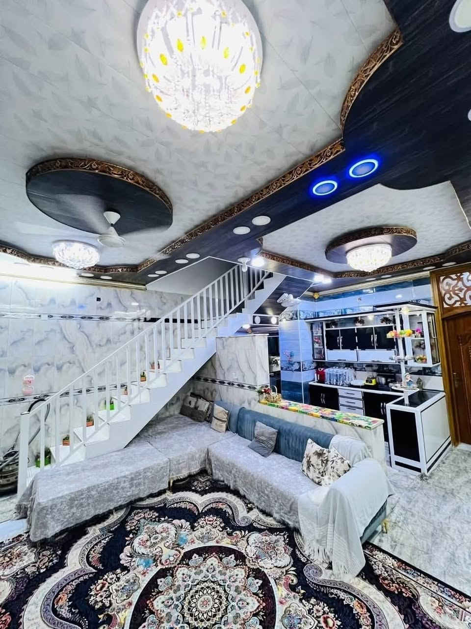 ♕ بسم الله الرحمن الرحيم اللهم صلِّ على محمد وآل محمد ♕

🏠 :  منزل للبيع طابقين 

🌐 :  الموقع حي 36 من جهة ثانويه الفرسان 

📐 : المساحة 125 متر 

🏗 : سنة البناء 2020 كونكريت 

  (     تفاصيل اكثر      ) 

طابق الاول /  غرفه + صاله + مطبخ + استقبال + حمامات داخليه وخارجية

طابق الثاني / غرف نوم عدد 2 + صاله +

؟  ملاحظه مع البيت كاونتر المطبخ 

💰: السعر 125مليون مع المجال 

📲 : للاستفسار الاتصال على الرقم 

 📞 : ‏‪0788 251 8491‬‏  واتساب 

✨ لــن تـکون وحـيداً ابـداً مع  الــ مهيمن  للعـقار ✨
