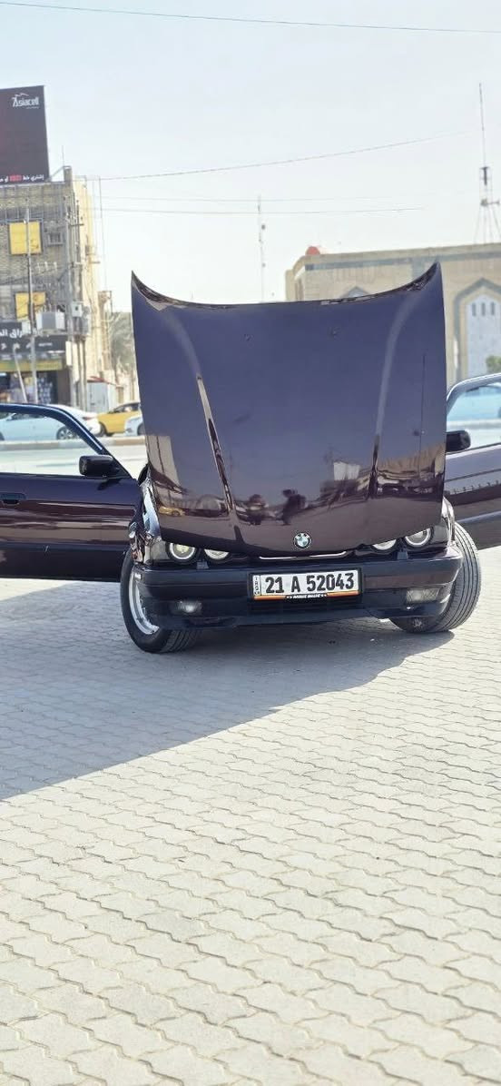 للبيع BMW e34  525 اصل وبليته موديل 91 سنوية ل2030 سيارة جاهزة ومصروف عليها  عليها ادامه كامله وتخم تاير جديد منظومه تبريد جديدة تبريدها ثلج السيارة مصبوغه عام جمالية
السعر 78 وبيها مجال للشراي
للتواصل ***********
مكان السيارة السماوه
