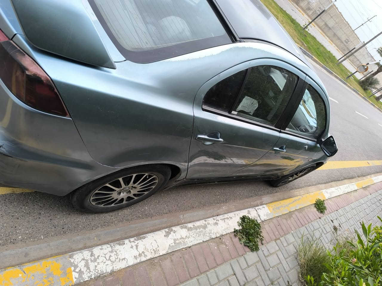 السلام عليكم شباب
للبيع قرش 2008 مكينة 2000 تنقص  فول مواصفات سلايد روف+بصمة+كشنات جلد اسود بلادي

مكان السيارة الدورة 
السعر 80
للتواصل واتساب ***********
