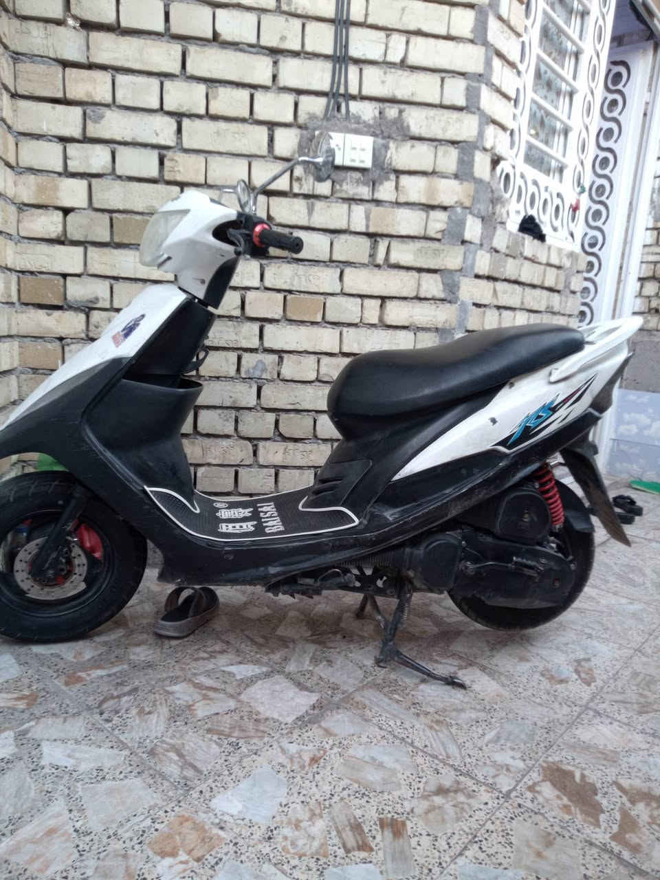 سلام وعليكم دراجهه ماكس عدله للبيع ♌

الصالنصه كاتم رياضي ✅

صح بيها نقوص بصيطه مثل الكسل مالها كايم 

يرادله تجفيت + سلف شغال+ الهندر شغال بس يردله قبق هندر

الكهربائيات شغال 100/100 اروقها كامله السعر 400 
***********
