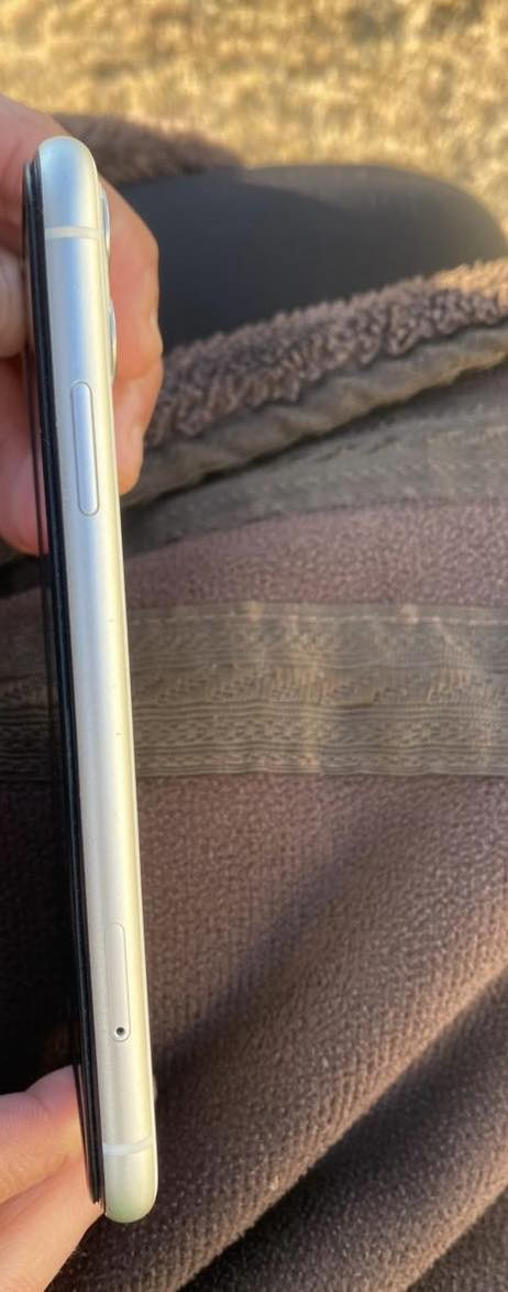 ايفون 11عادي مكفول من كلشي بيع مستعجل تلفون بلادي بطاريه83بلاديه ع فحص
السعر 300قفل 

الرقم ***********
