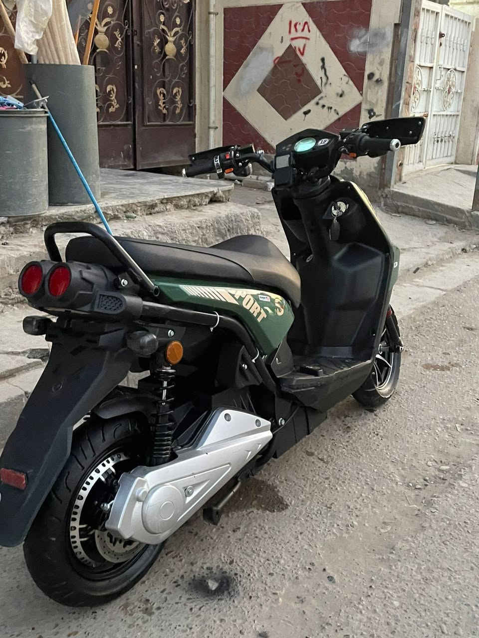 السلام عليكم دارجة سكنس جبلي
2025 
6 بطاريات كبار  
لايت عالي ناصي 
دبل اشاره 
بصمه تشغيل عن بعد 
انذار سرقه 
منفذ شحن يوسبي 
بلوتوث 
نضام بارك P
نظام بك R
السعر 450 وبيها مجال دراجة جديده 
العنوان بغداد بلديات 
الرقم ***********
