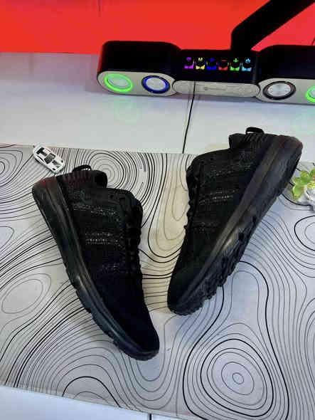 أندر إرمر اصلي  وزن ريشة وكاله صنع ڤيتنامي نضافه 💯 إذا مو اصلي مرجوع وي المندوب وبدون متدفع شي قياس 46 يلبس 45 
سعره 50 ألف قفل مع توصيل يصير 55 رجائاً💕💕
واتساب ***********
