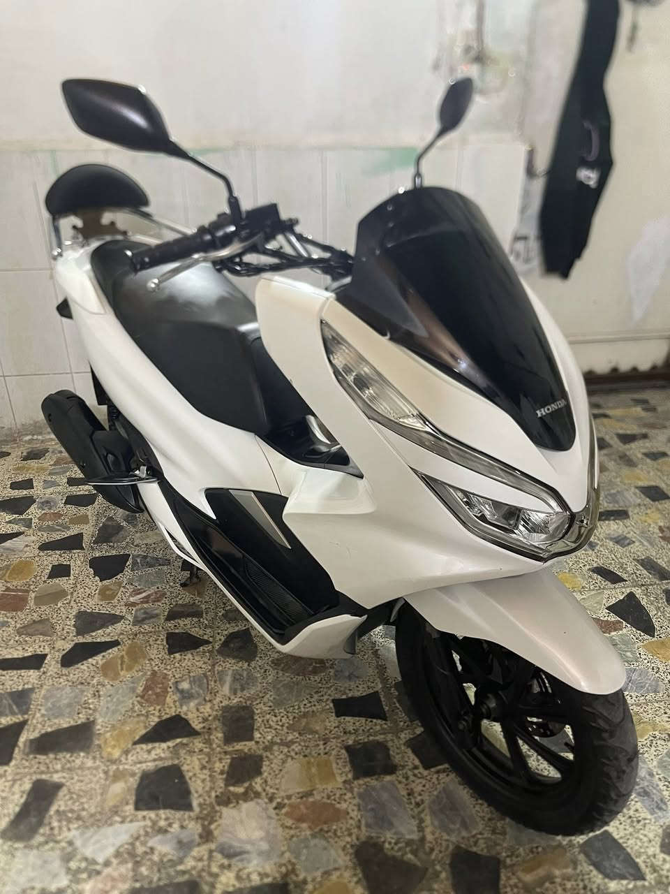 السلام عليكم psx جيل ثالث دراجة مكفولة كفالة عامة حساس زدحام A تدفئة بل يدات بصمه وسويج طوارى دراجة نضافة 100/100 مكاني بغداد الاستفسار واتساب***********💵✅📞
