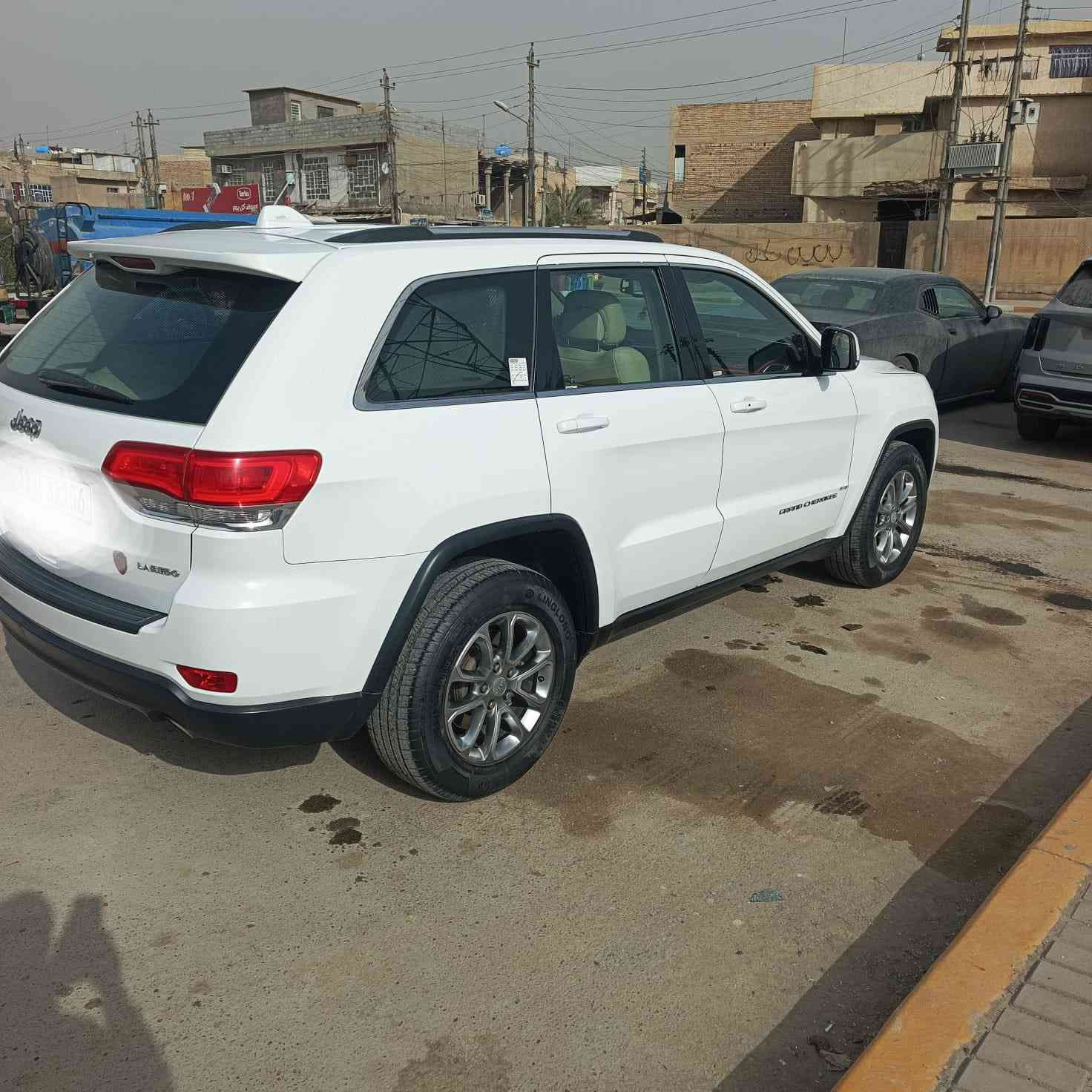 جيب 2014   خليجي رقم بغداد
مكفولة كفالة عامة
ماشيه  (( 145  )) الف كم
حجم المحرك: 3600 //  6 سلندر 
فور ويل 4/4 ماوس / 
دخول ذكي للسياره / اناره داخل ابواب السياره
فتحة @سقف/ تشغيل عن بعد / شاشه بلاديه 
شفتات ستيرن / 
حساسات اماميه + خلفية /
قطعتين تبريد  / كشن خزن ميموري 3 وضعيات 
 مقاعد جلد اصليه  بيجي 
مقاعد اماميه (كهرباء) 
 سيدي بلجكمجه / يدات ستيل
الداخل صاج ملكي
 نظام_خرائط(نظام ملاحة)_Navigatio
 كامرة خلفية دوارة اصلية / استيرن كهرباء +  تحكم استيرن (جهتين امامي + جهتين خلفي) 
 ناقل حركة ٨ نمر /  نظام سبورت s / نضام اقتصادي
 مري _جانبي_تدفئة مرايا_جانبية_حساسة_للضباب_تعمل تلقائيآ
اشارة بالمري /منظومة زينون جديدة 
تخم تاير جديد 
منظومة فيول بام جديدة /كشافات زنون اصلي / زراكات لايت 
كلوب طوارئ بلجنطه /هوكات اماميه وخلفية بلادي
رقم بغداد  بأسمي  تحويل مباشر 
 مكاني بغداد الدورة ابو دشير
للأستفسار /  الاتصال على الرقم ‭0774 802 4407‬
***********
