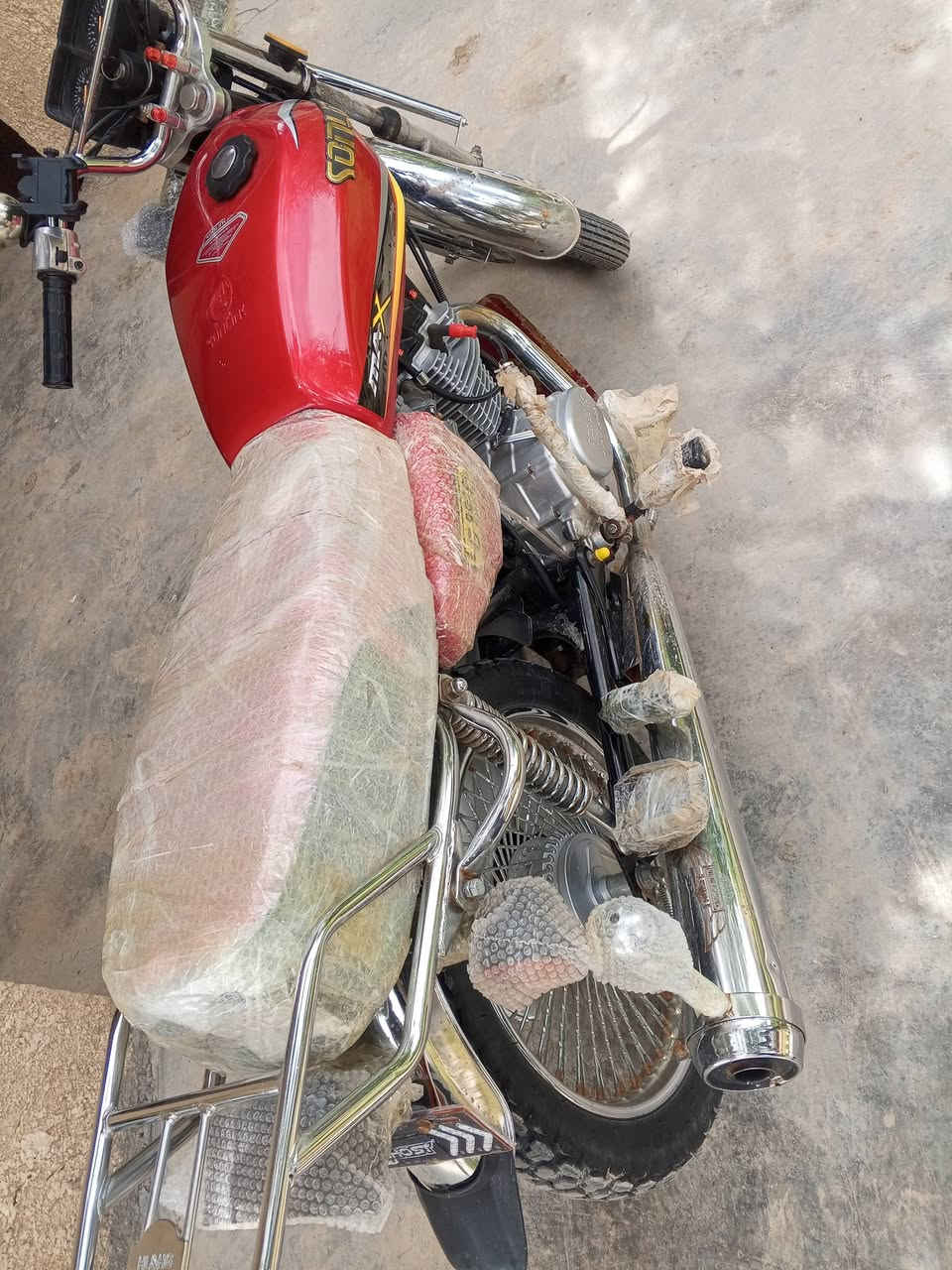 السلام عليكم للبيع دراجه تايكر موديل 2023 اوراق اصولي 5 اوراق مكفوله من كلشي محرك ما مفتوح كهربائيات كلهه شغاله 
ملاحضه بس الدبلات الاماميه واكفه 
للاستفسار :*********** 
السعر 600 بيهه مجال قليل كلش
