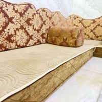 ديوان ٨ متر • مساند ٦ • اسفنج ١٠ سم