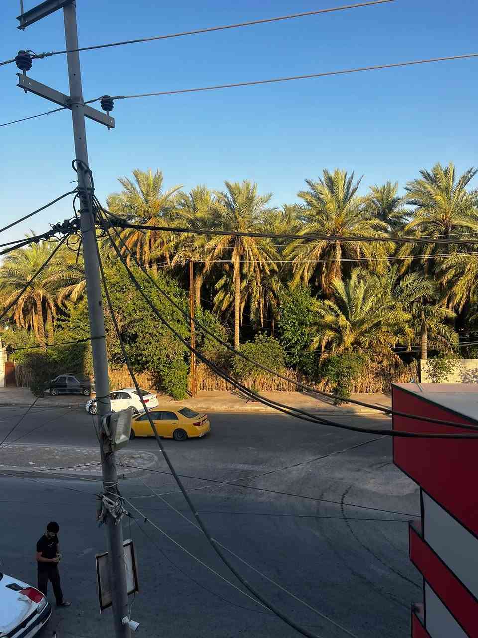 🏘🏘بيت للبيع ديالى خانقين / علم دار على شارع العام تجاري زراعي حكومي مقدم معاملة لبلدية مشمول بقرار 320 التمليك 
مساحة 85 متر طابقين 
طابق الاول 
1 غرفة نوم وصالة ومجمع صحيات  
طابق الثاني  
1 غرفة نوم وصالة ومطبخ حار وبارد  ومجمع صحيات وبتونه 
ودرج امامي وخلفي 

السعر / 65 مليون بي مجال 

للأستفسار اكثر اتصال بالارقام فقط 
***********
*********** 
مكتب فريا موفق للعقار
