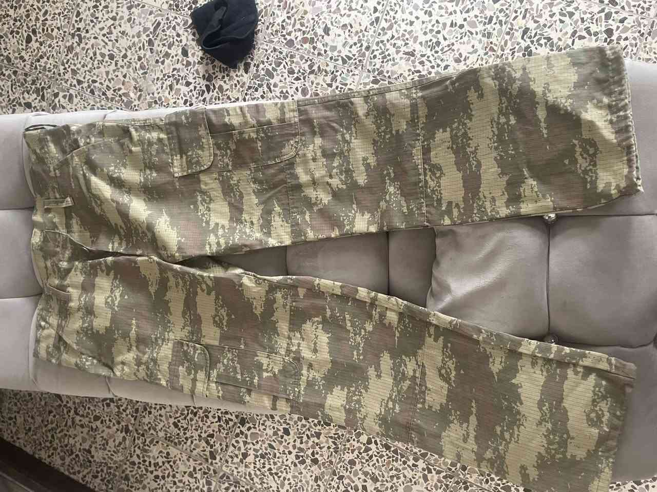 لارج مريح يعني يلبس اكس لارج هم عرض خصر46 طول 100 للبيع نضيفه كلش قطعه وينهم محبين العسكري ب15 اكتبي خاص واني فوتلك عندي مشكلة بالماسنجر


**إذا كنت صاحب هذا الإعلان وتريد حذفه لأي سبب، رجاءا أرسل رسالة إلى الدعم الفني**