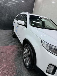 سورينتو 14 خليجي 6 سلندر بدون صبغ /ملاحضات فقط مكينه وكير شرط  3 قطع ت...