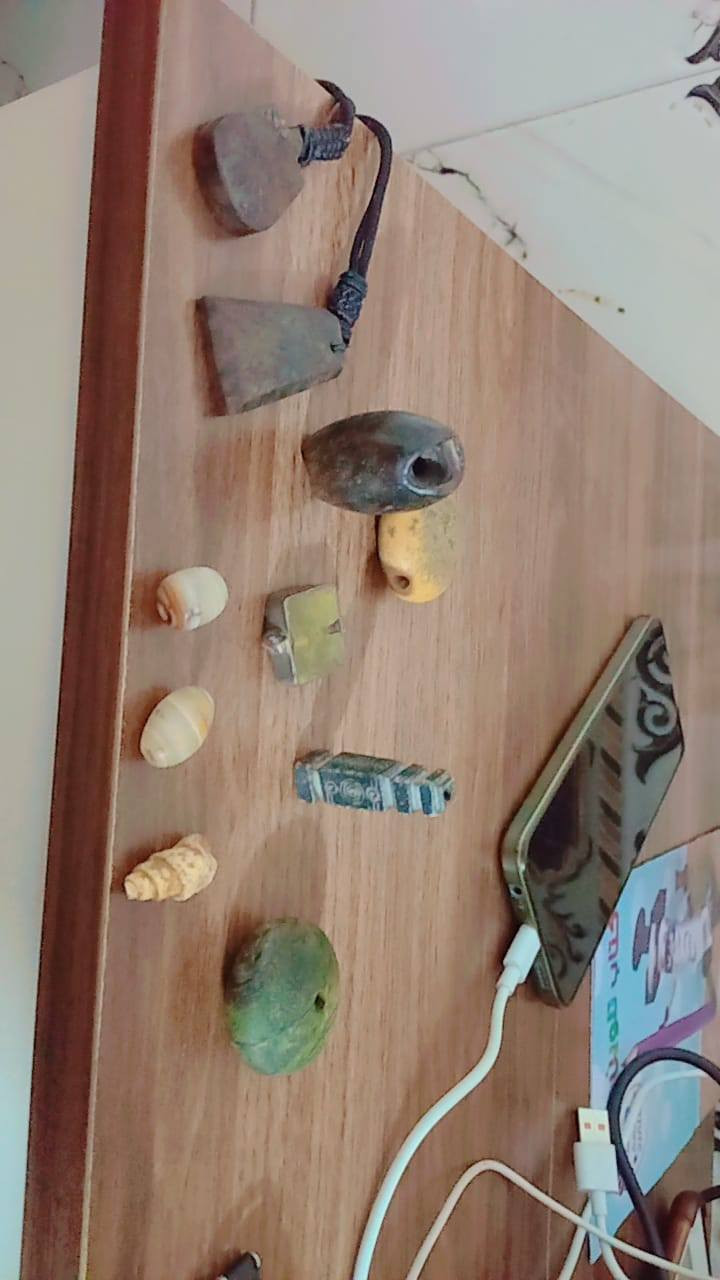 سلام عليكم عندي احجار اريد ابيعهن مكاني بغداد مدينه الصدر قيم السعر واني بخدمتكم ***********
