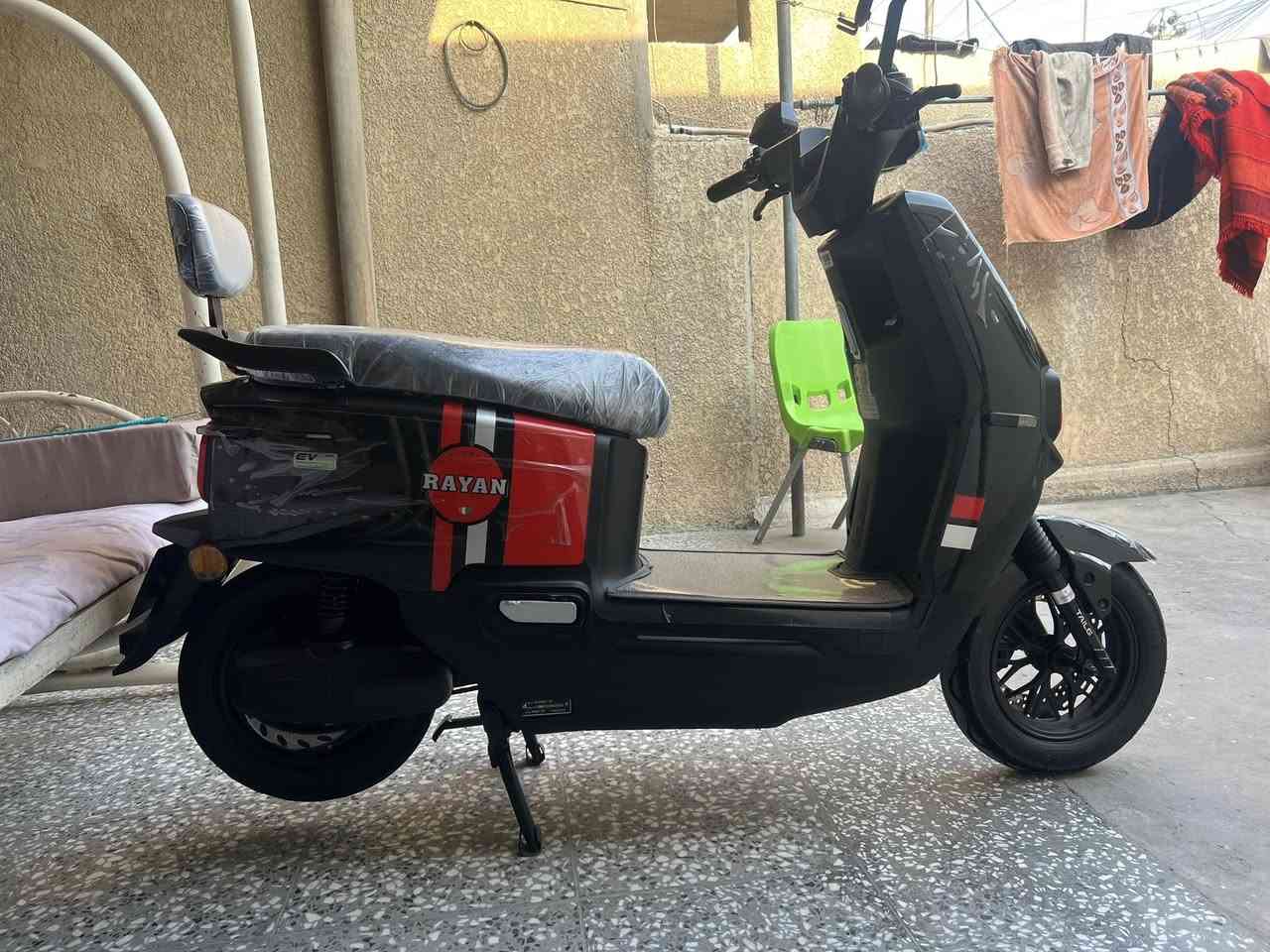 السلام عليكم
دراجه شحن ريان صارلها شهر عدي جديده لوك مطالع بيها بيها يمكن ست مرات من بيتنه لدوام امانت الله اريد ابيعها لىن اخذت سياره ف بعد مطلعت بيها جديده شخط بكد الابره مابيها جديده بمعنه الكلمه السعر850 الف وصلها موجود والتاريخ الي مشتريها موجود واحله من الصور اب الف قاط عنواني  البياع حي  الرساله الثالثه قرب شارع الضغط ***********
