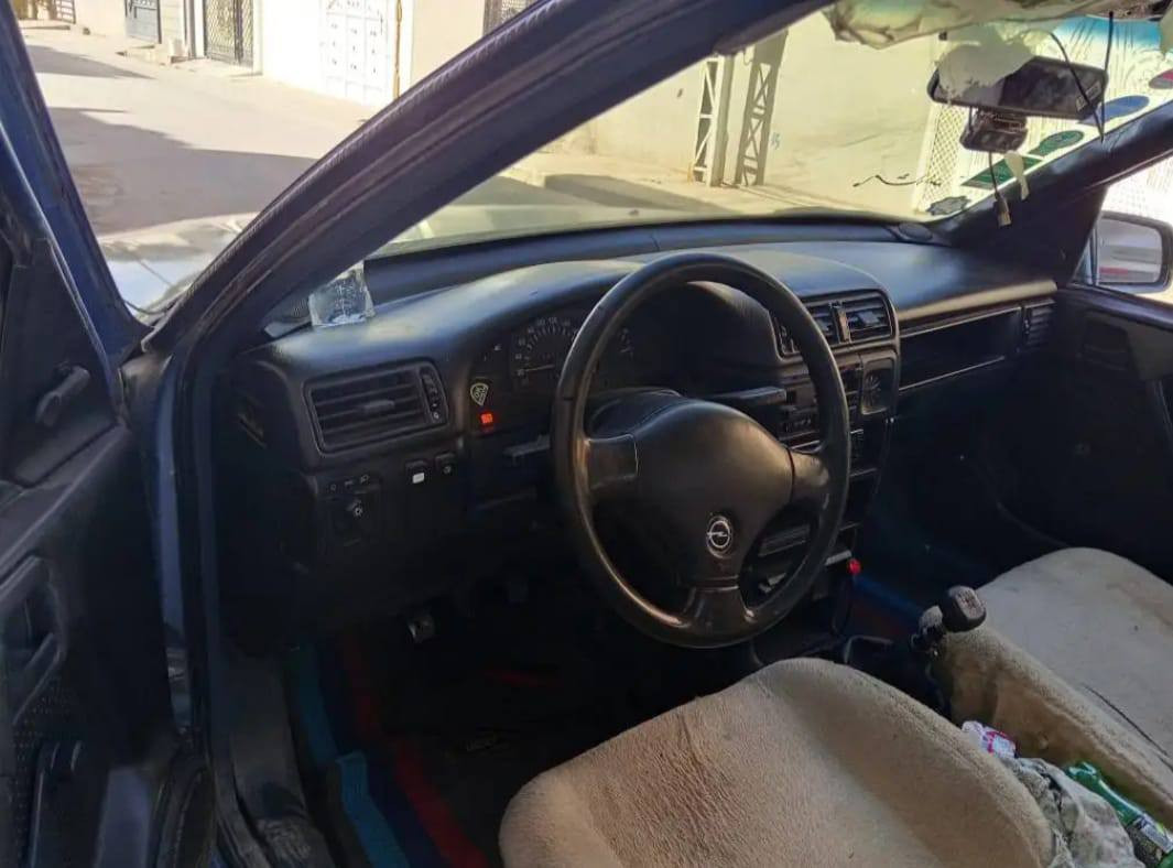 اوبل فيكترا  البيع سعر 31 سياره كلش نضيف تخم تيرات نضيف محرك شرط  سياره  كلها بشرت


**إذا كنت صاحب هذا الإعلان وتريد حذفه لأي سبب، رجاءا أرسل رسالة إلى الدعم الفني**