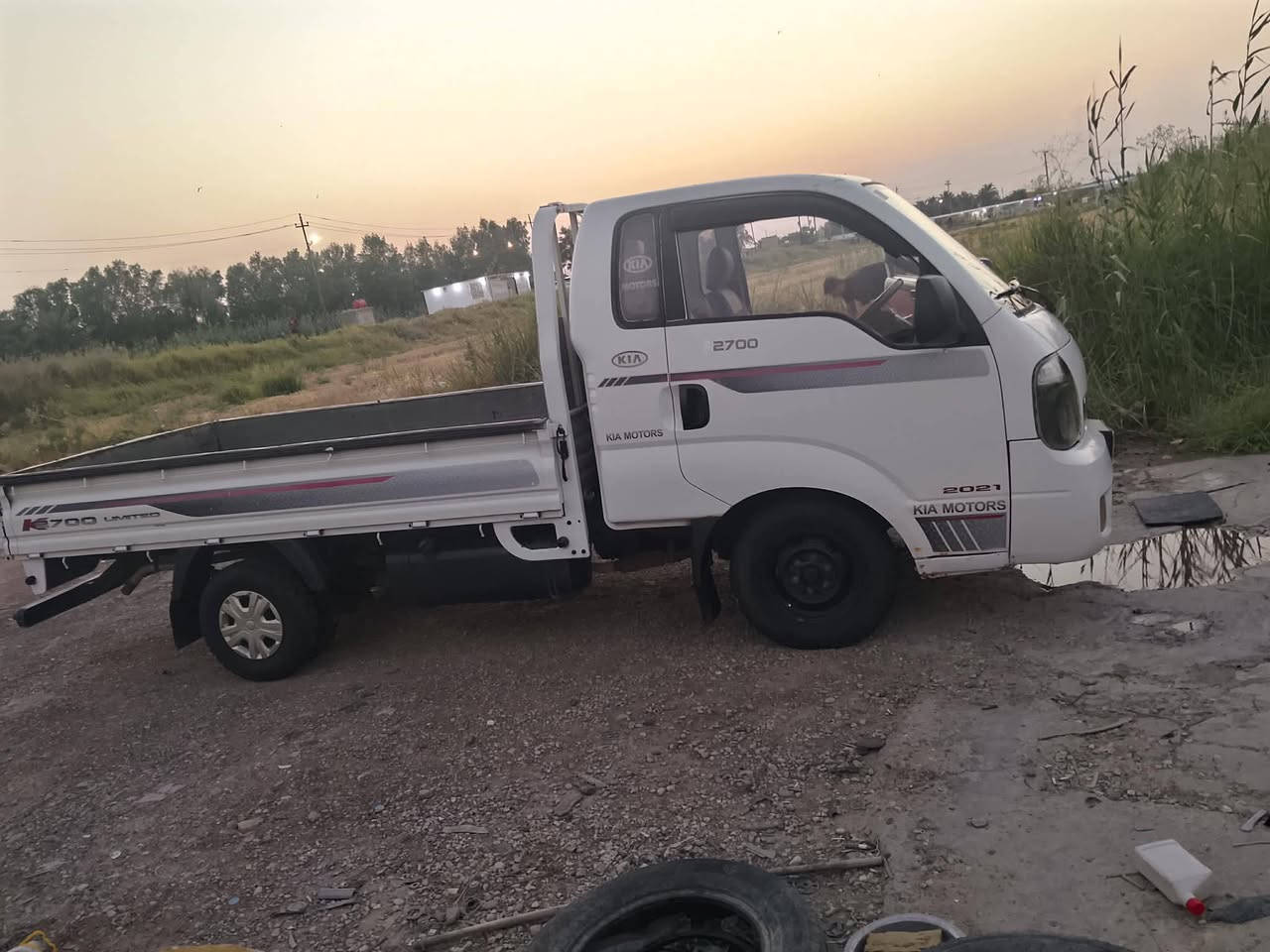 السلام عليكم كياا بنكوو نثيه موديل 13 لسياره جاهزه بيهاا بارد قليل بل بنيد وياها سونار لسياره نضيفه مكان السياره واسط قضاء الحي رقم الهاتف ***********
