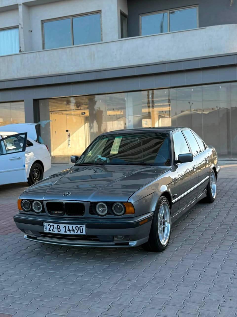 بي ام 525  بيلاد موديل 1993 عل بلاد
شرط كير اوتو شرط  تخم تاير جديد صدر امامي خلفي جديد السيارة بلاديه صبغ جماليه 
شرط رقم اربيل شرط تحويل مباشر
تبريد ثلج ❄️ غرفه جلد لايت زنون 
السعر 68 وبيه مجال شراي خابرني 
مكان السياره كركوك موشراي لادوغني 
رقم موبايل (( *********** ))
