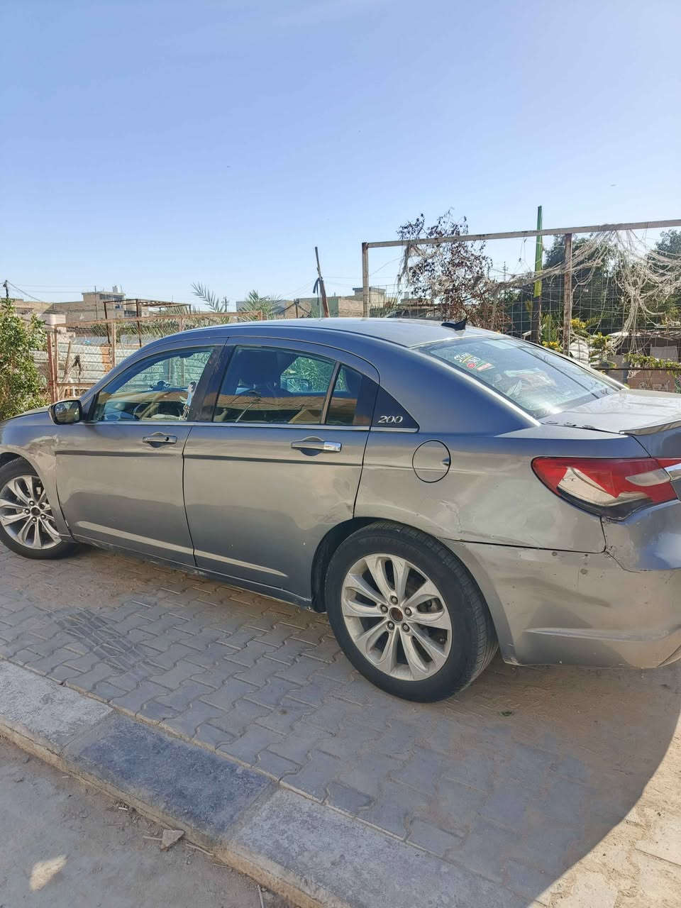 السلام عليكم c200 للبيع مديل 2013 محرك 2400 4 سلندر متجايه كير ومحرك جديدة حداديه  سيارة جاهزة عايزة فقط ترتيبات مكاني بلنجف السعر 55 وبيها مجال بسيط *********** النجف, العراق
