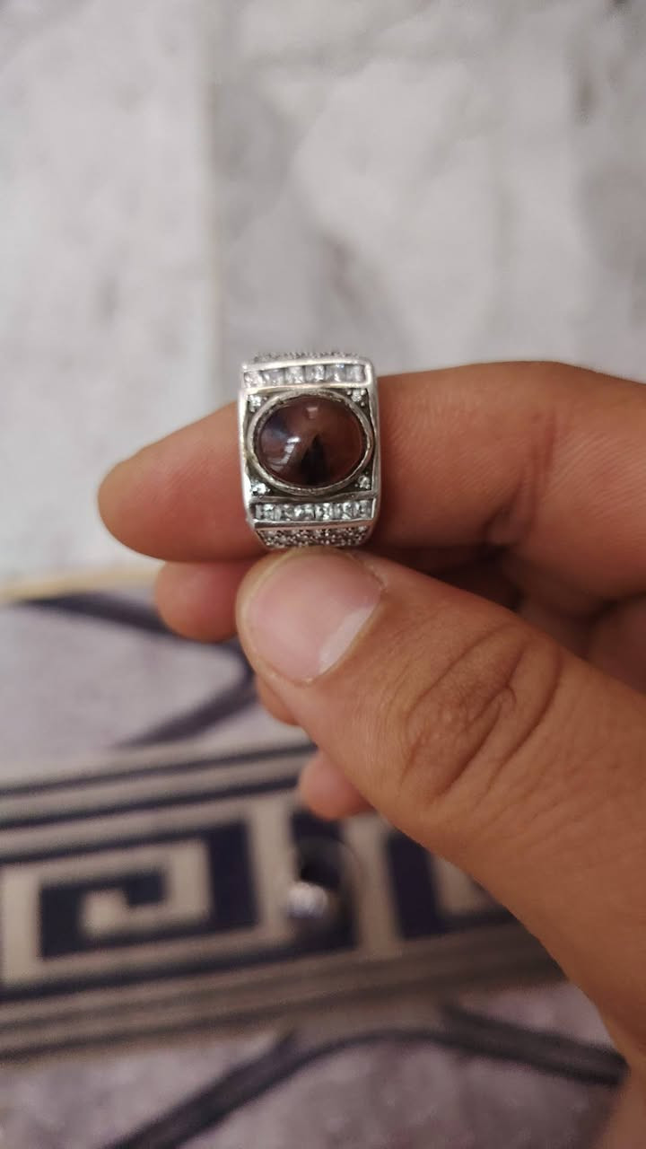 السلام عليكم يماني مصور قديم عدد عدد ٤
يماني مشمشي مصور
يماني مخطوط ذمه
سليماني معطف
عرج مرجان طبيعي اصلي 
سبحه كهرب قديمه للبيع الشراي يراسلني وات ساب
***********
