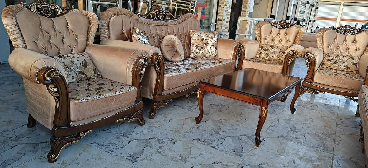 طخم قنفات مصري زان موديل حديث اخو الجديد اي عيب ما بيه ست قطع يلزم عشر نفرات
معرض ومعمل سند للبيع وشراء الاثاث المنزلي جديد ومستعمل داقوق سايدين العشاير قرب صيدليه النعيم دكتور خليل يوجد لدنيا تفصال قنفات وديوان حسب الطلب وباحدث الموديلات الاستفسار ***********@***********
