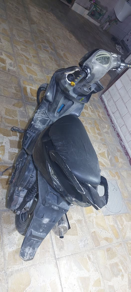 السلام عليكم
دراجه ماكس مضلع للبيع دراجه بوشه ٥٥ بيهة تزويد صالنصه وقبق عنبار ويدات وقطره دهن دراجه مفوله شلعه ومعدل كلهة شغاله كابريتر بلادي زوج تايرات جلاتين جدد
قفل جنطه وستيرن وعداد وطوافه و اشاير وبك لايت كلهن شغالات دراجه بيهة نقوصات بسيطه 
سعرهة ٤٠٠ وبيهة مجال بسيط
مكاني بغداد البلديات قرب تقاطع الكهرباء
*********** متواجد خاص واتساب
