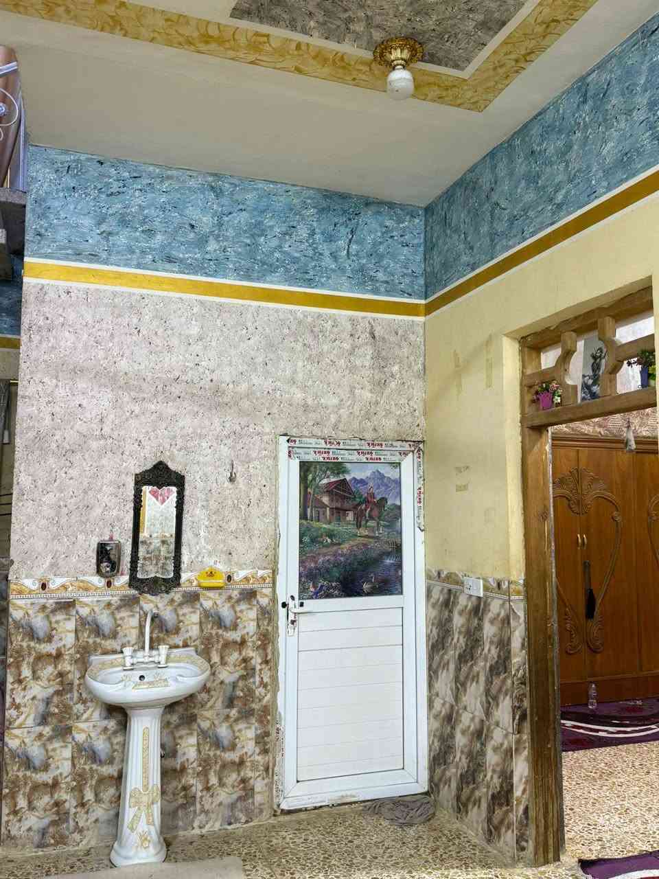 بسم الله توكلنا على الله
دار للبيع سند 25 
مساحه450متر
بناء حديث طابوك عكاده استقبال ومطبخ وصاله وغرفتين وصحيات ومناور 
العنوان بستان دور النفط بصف مخازن العنتاكي البيت  جاهز للسكن/
الاستفسار اتصال او واتساب 
***********
***********
