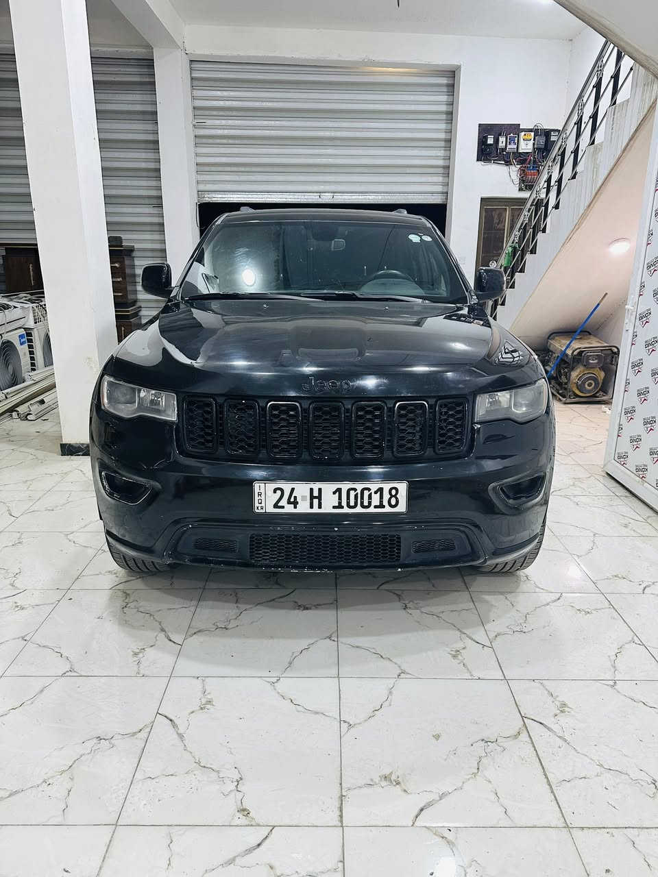 السلام عليكم …للبيع جيب كراند شيروكي 2019السيارة جديدة برغي ما ناقصة بدون ايرباك بيها سونار من المندلاوي بيها ربع البنيد صبغ حادث سطحي خفيف جدا تقريرها موجود مكانهة بالحلة سعرها ٢٣٥
مواصفاتها اوتو ستوب رادارات شاشة جبيرة ماشية ٦٤ الف مايل رقمها دهوك جديد تريد تحويل تريد وكالة 
للاستفسار ***********
