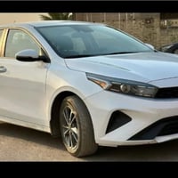للبيع سياره كيا فورتي ٢٠٢٣ وارد امريكي بدون صبغ السياره نظيفه كالجديدة...